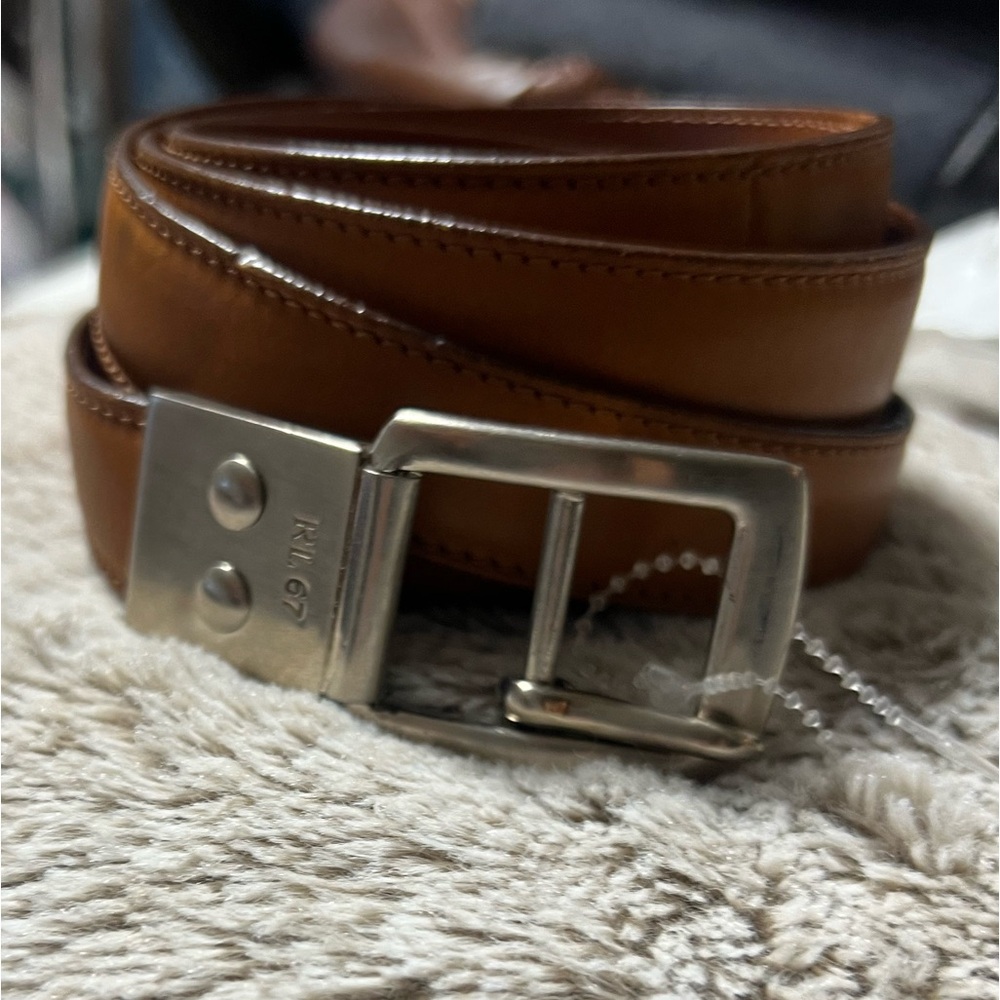 Women’s brown Ralph Lauren belt
Quiet luxury